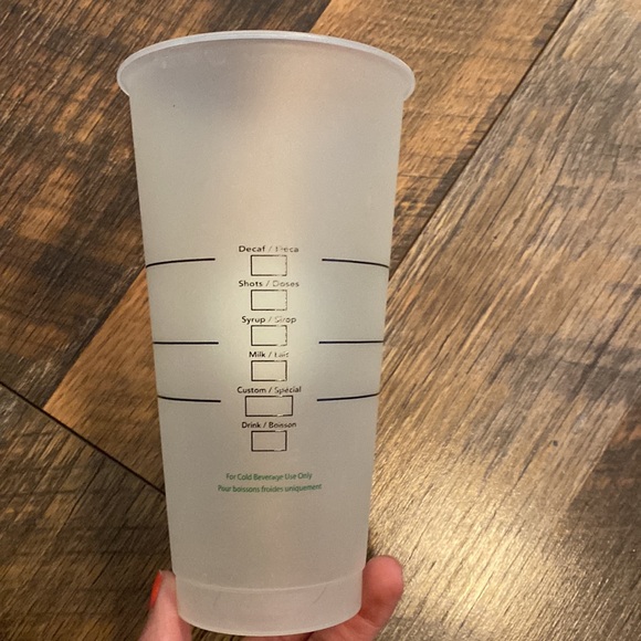 4-pack of Starbucks clear cups - Picture 2 of 3